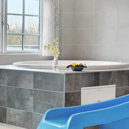 Luxury Retreat In Mommark - By Traum