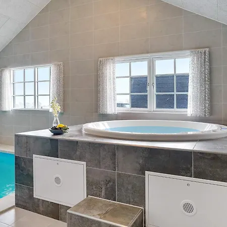 Holiday home Luxury Retreat In Mommark - By Traum Sarup