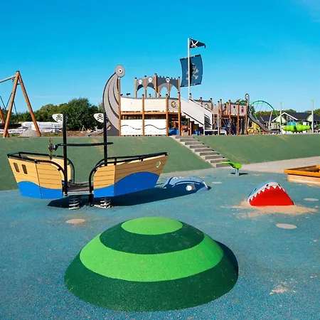 Holiday home Luxury Retreat In Mommark - By Traum Sarup